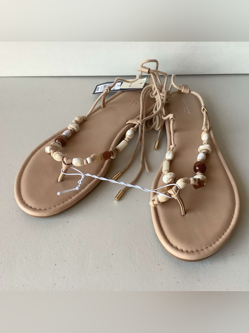 New Universal Thread Maeve Sandals with shell accents